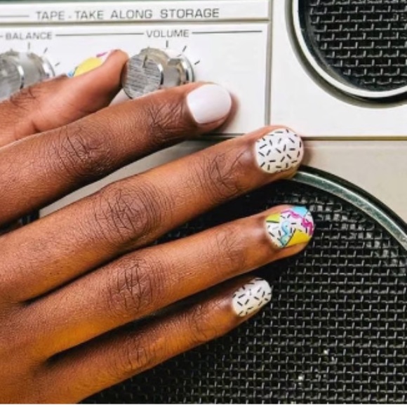 🎉3/$25 NWT Retired & Rare Color Street "Totally Rad" dry Nail polish Strips - Picture 3 of 10